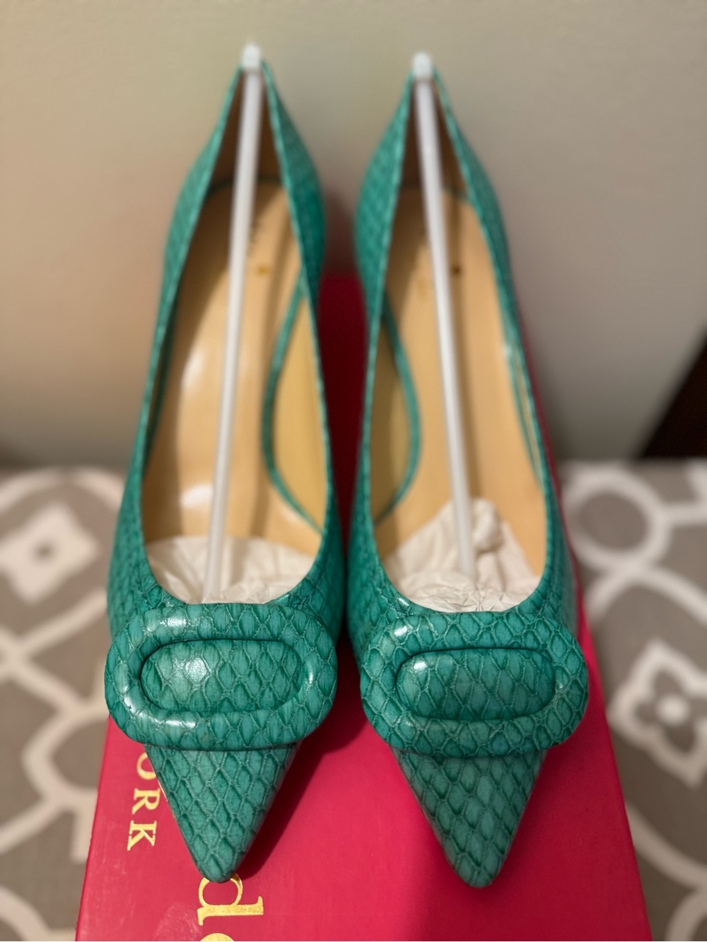 NEW Made in Italy Kate Spade green snakeskin embossed leather kitten heels